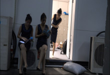 Two women who play shoes